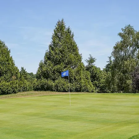 37 - Golf Et Piscine - 4 Personnes * Nesmy